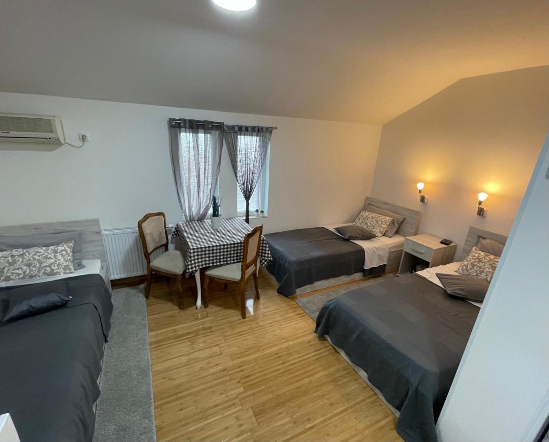 Tepic Garni Hotel Temerin Exterior photo