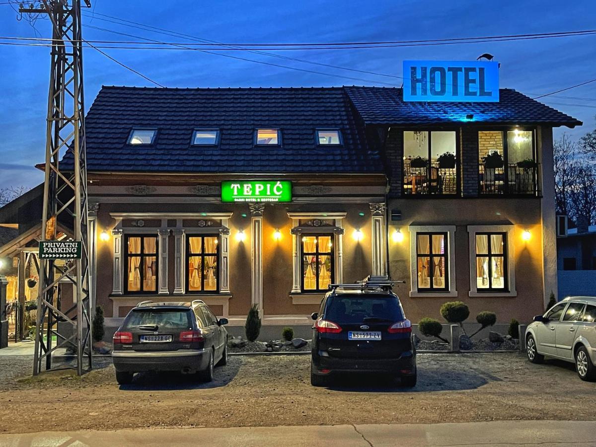 Tepic Garni Hotel Temerin Exterior photo