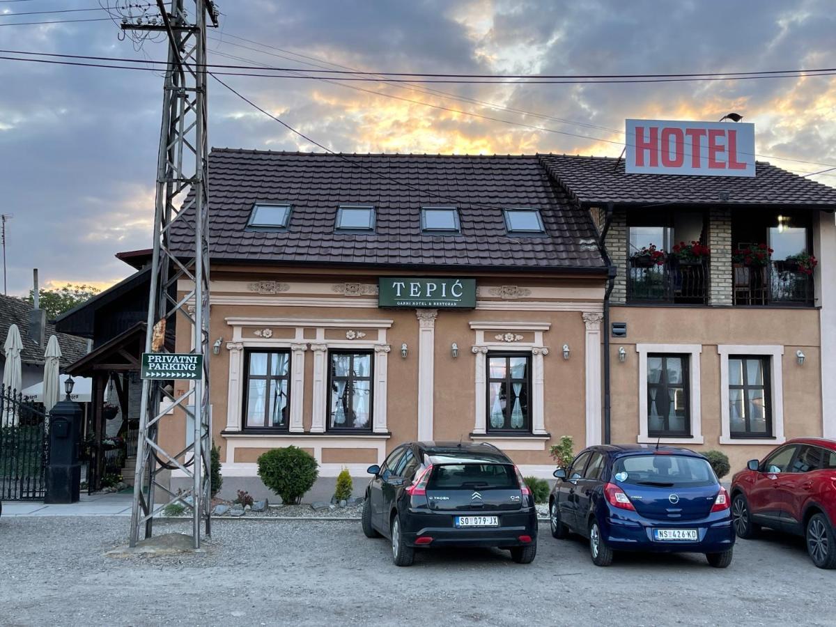 Tepic Garni Hotel Temerin Exterior photo