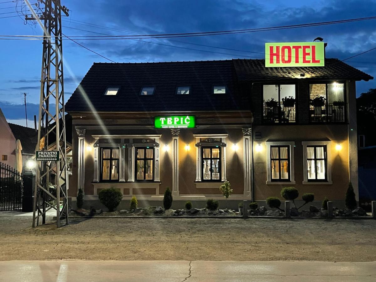 Tepic Garni Hotel Temerin Exterior photo